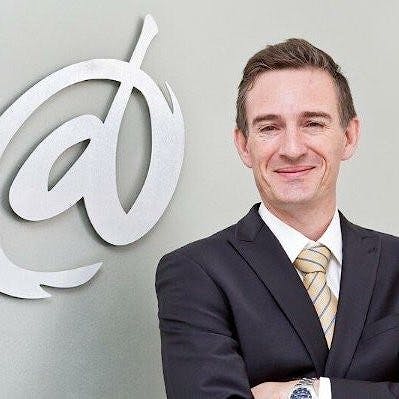 Buyer inquiries strong, house sales holding firm